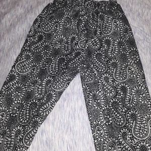 KIM ROGERS PAISLEY CAPRIS